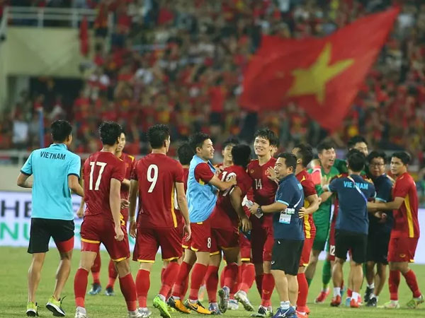 Bóng đá Việt Nam 24/5: HLV Park Hang Seo tập trung cho ĐTQG