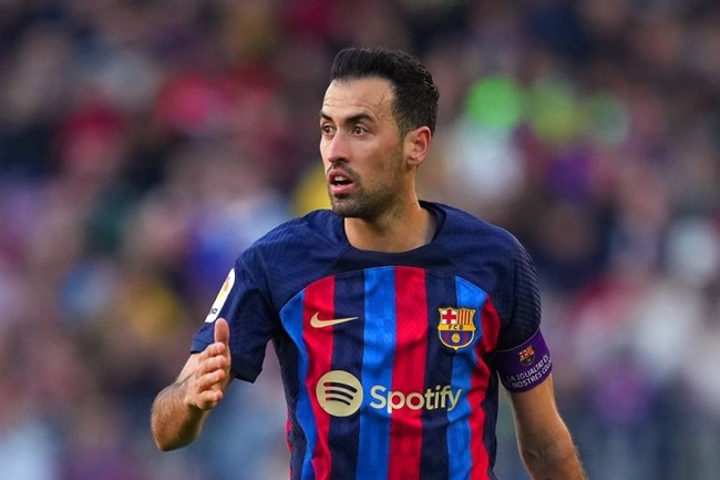 Tin Barca 13/05: Xavi lo ngại vị trí chủ chốt ở Barca