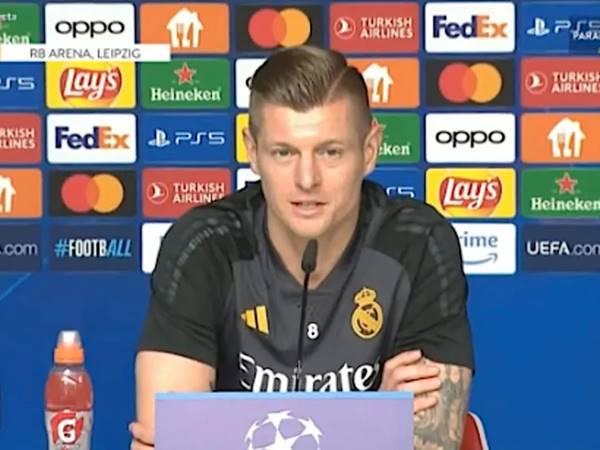 Tin BĐ 25/9: Kroos lên tiếng chế giễu sai lầm của UEFA